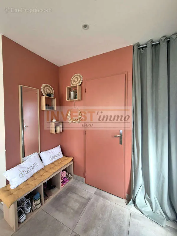 Esik - Recent Villa with Garden in Quiet Location