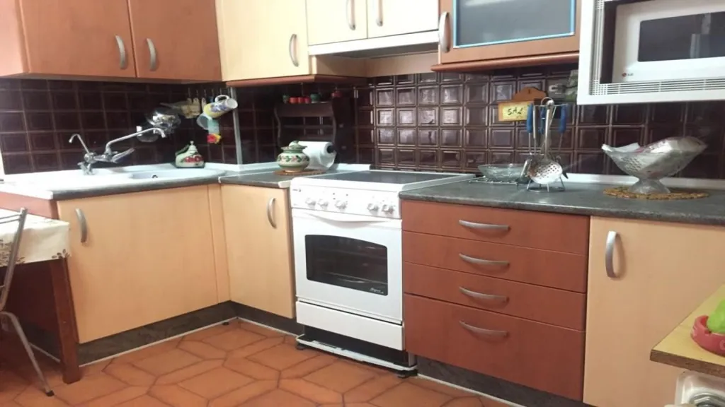 Küche - Spacious Centre-Almansa Apartment with Views