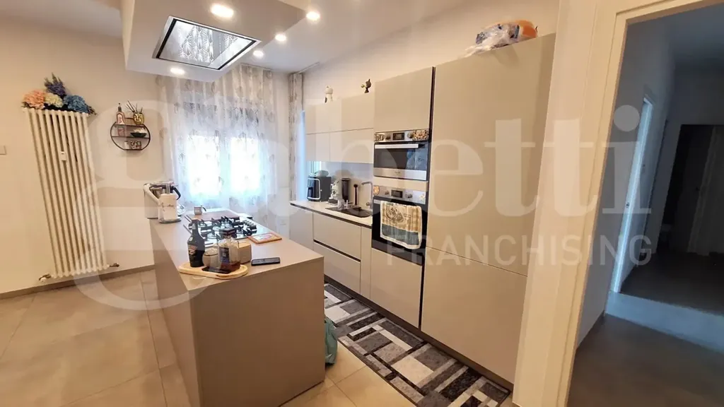 Cuisine - Rearranged Apartment with Balconies in Naples