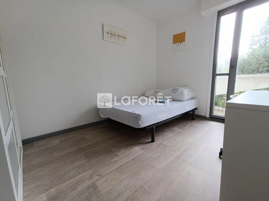 Chambres - Appartement Meublé avec Balcon à Pessac