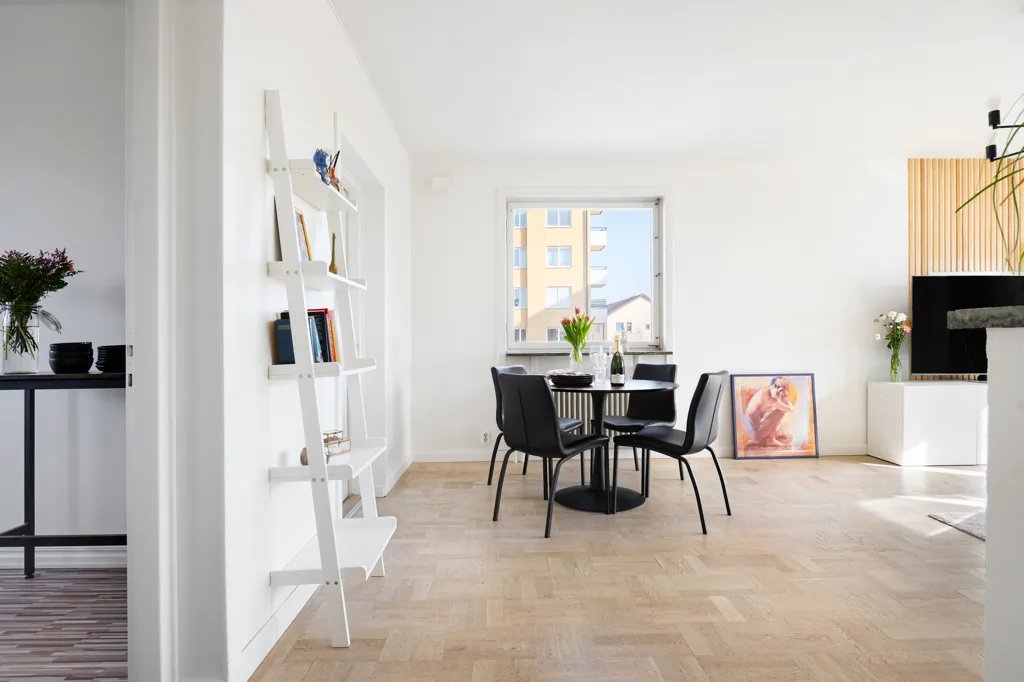Söögituba - Apartment with South-Facing Balcony in Sundbyberg