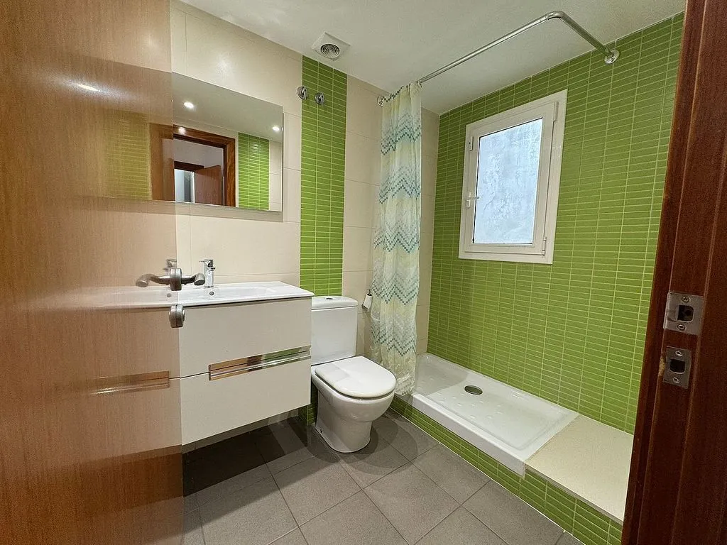 Salles de bain - Ample Loft in Central Molins de Rei