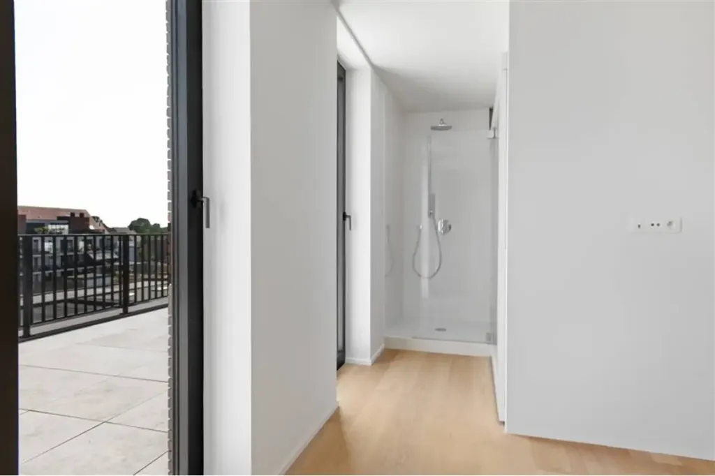 Esik - Penthouse with Terraced Garden in Koningshooikt
