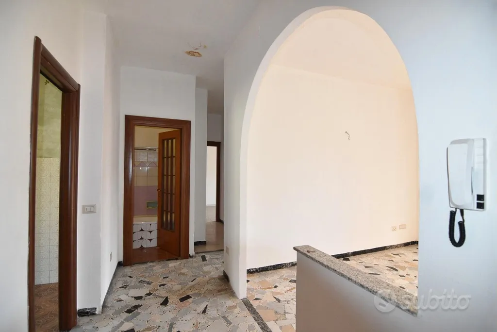Entrée - Spacious Penthouse with Mountain View in Macomer