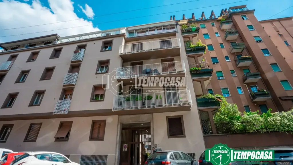 Välivaade - Rusticated Apartment with Balcony in Milan
