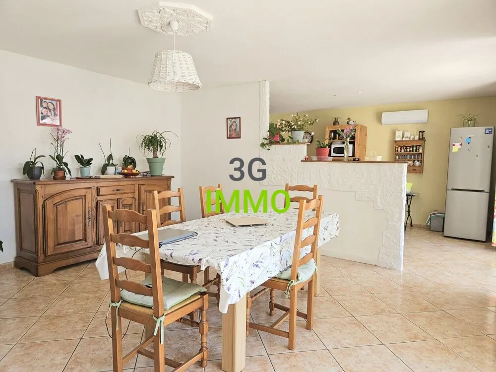 Salle à manger - Villa de Plain-Pied avec Jardin à Sernhac