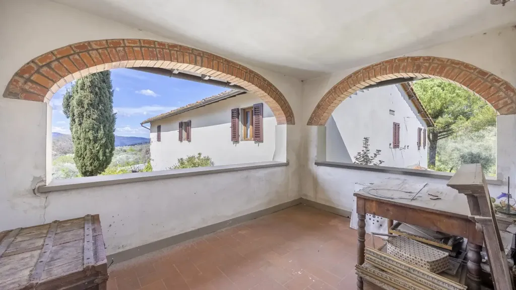 Terrasse - Tuscan Cascina with Olive Grove in Pelago