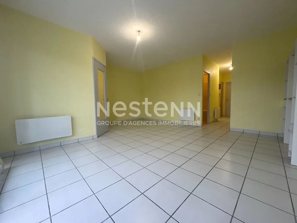 Pièces - Appartement T1 avec Balcon et Piscine à Saintes