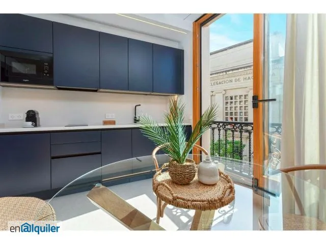 Cucina - Modern Apartment with City Views in Seville