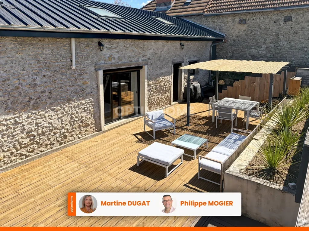 Terrasse - Maison en Pierre Rénovée avec Piscine à 10 min de Vichy
