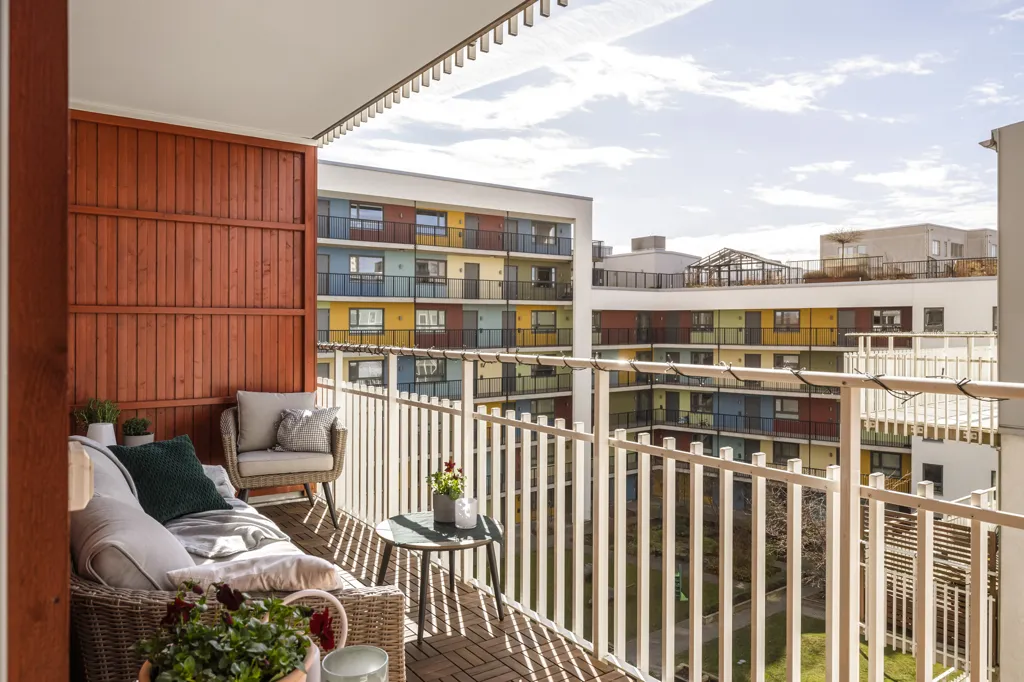 Balcon - Apartment with West-Facing Balcony in Kvillebäcken