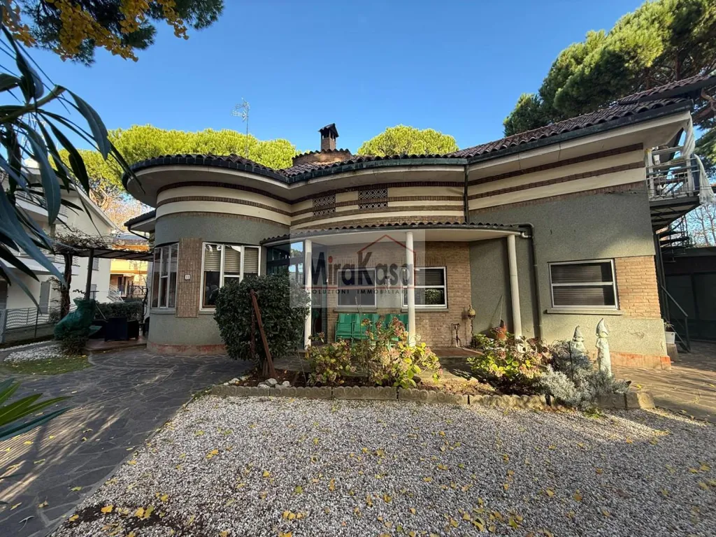 Välivaade - Modernist Villa with Curved Design in Cervia