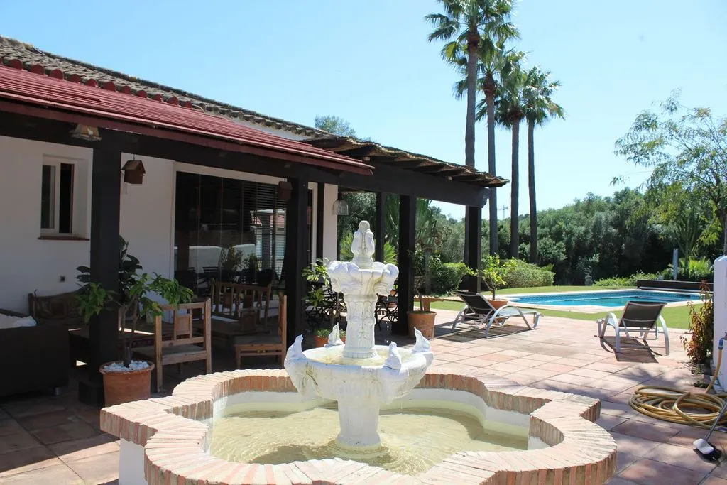 Piscine - Chalet with Pool and Terrace in Sotogrande Costa
