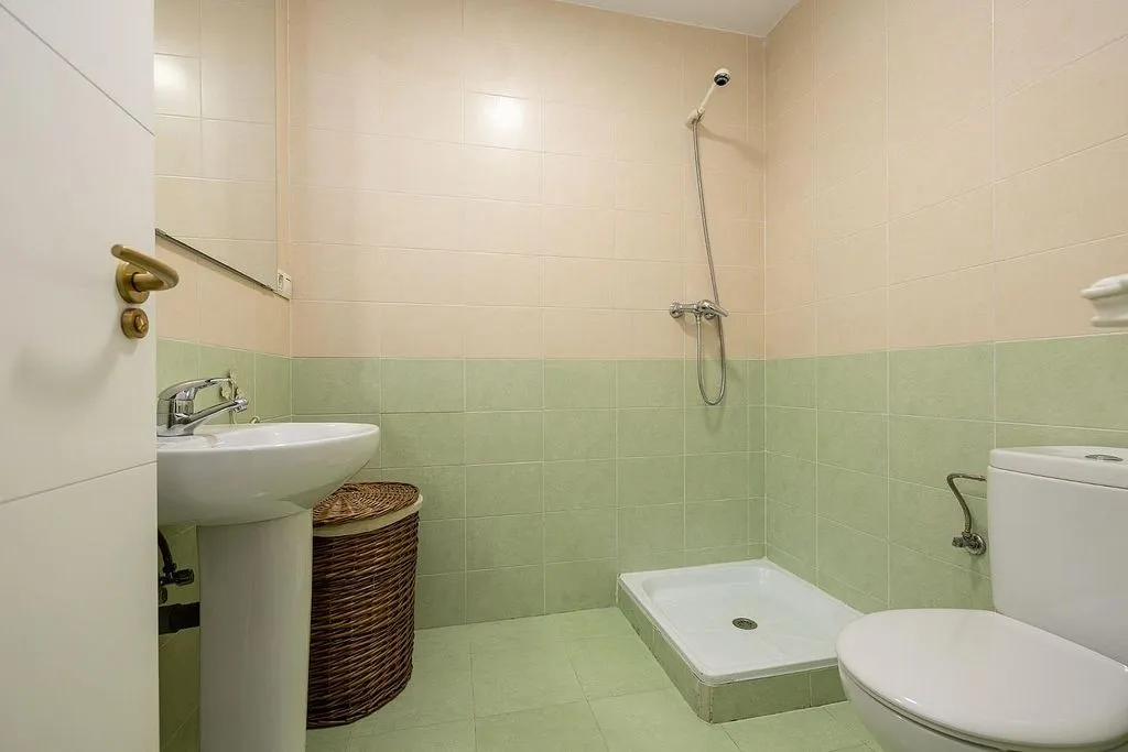 Salles de bain - Furnished Flat with Garage in Albolote