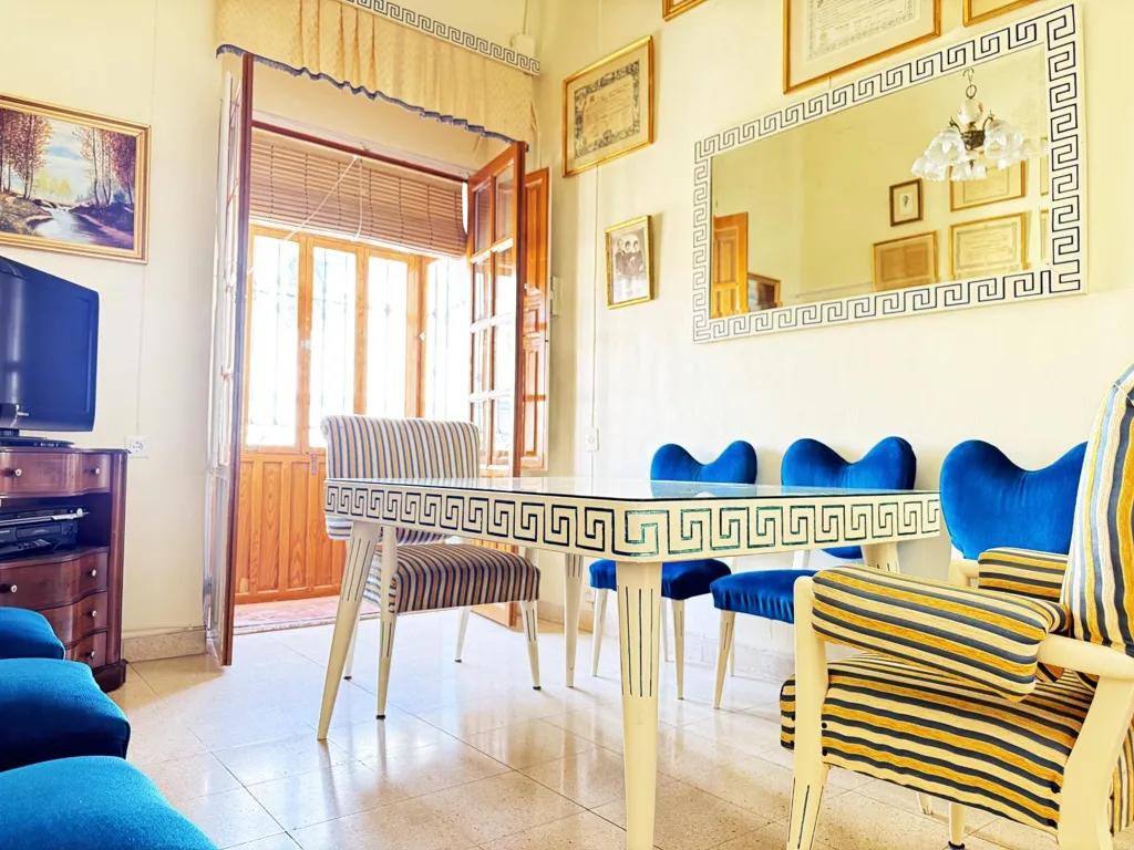 Söögituba - Historic House with Potential in Puente Genil