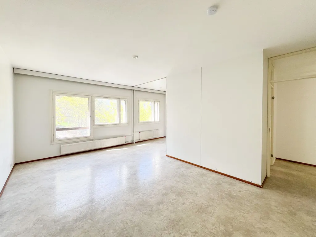 Zimmer - Bright Corner Flat with Balcony in Koivukylä, Vantaa