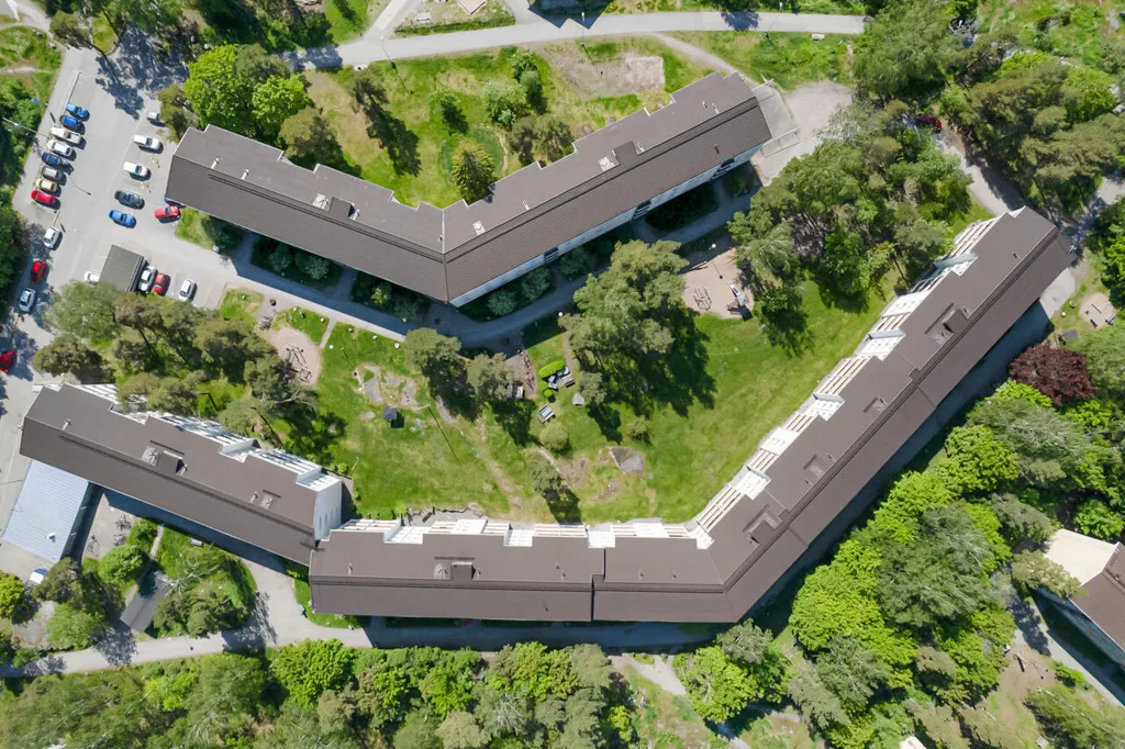 Aerial - Compact Triplex with Balcony in Roihuvuori, Helsinki