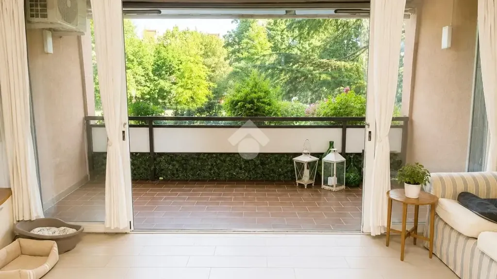 Soggiorno - Appartamento con loggia e affaccio sul verde a Basiglio