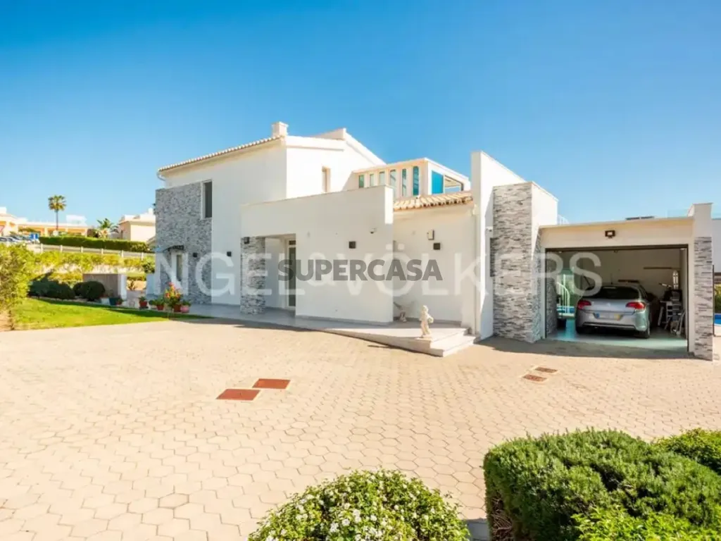 Välivaade - Modern Villa with Sea Views in Lagoa