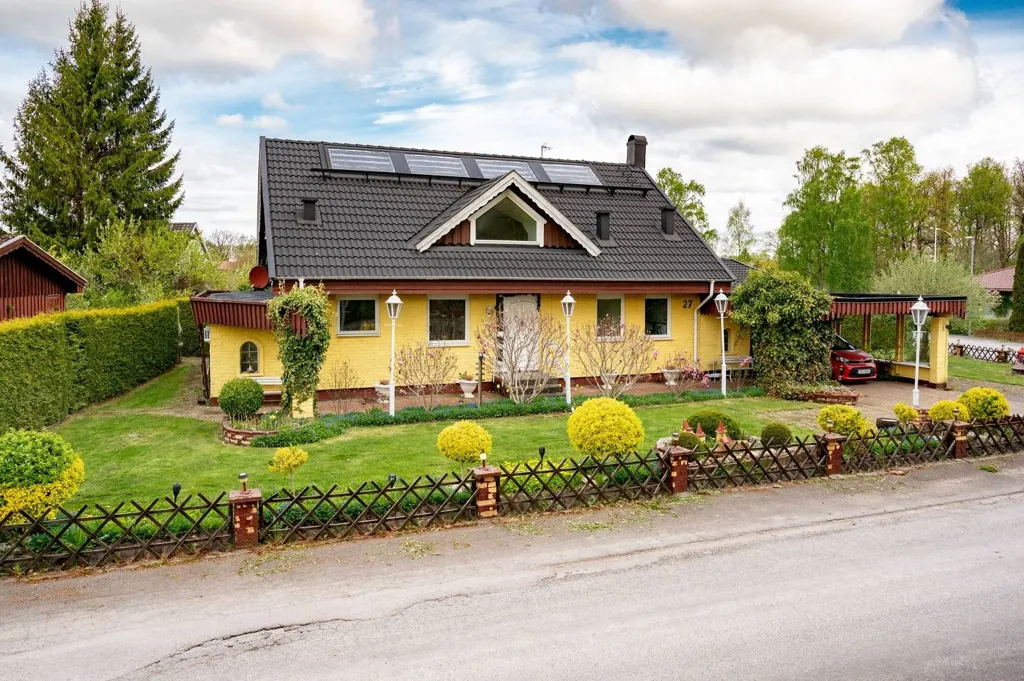 Õhuvaade - Villa with Garden in Floby