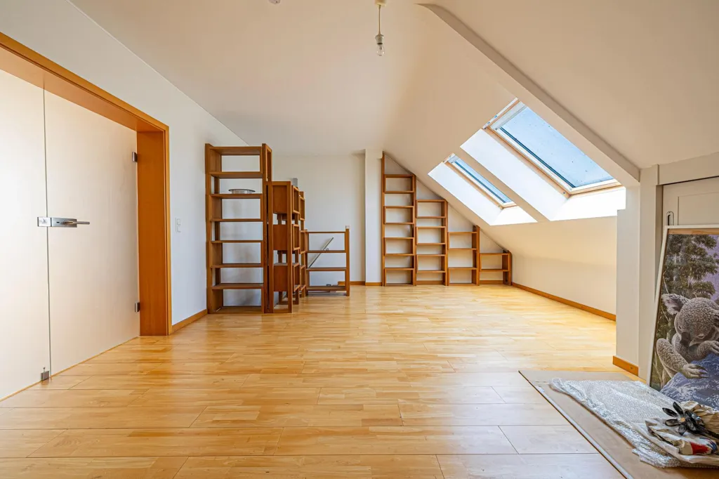 Stanze - Maisonette Apartment with Balcony in Contern