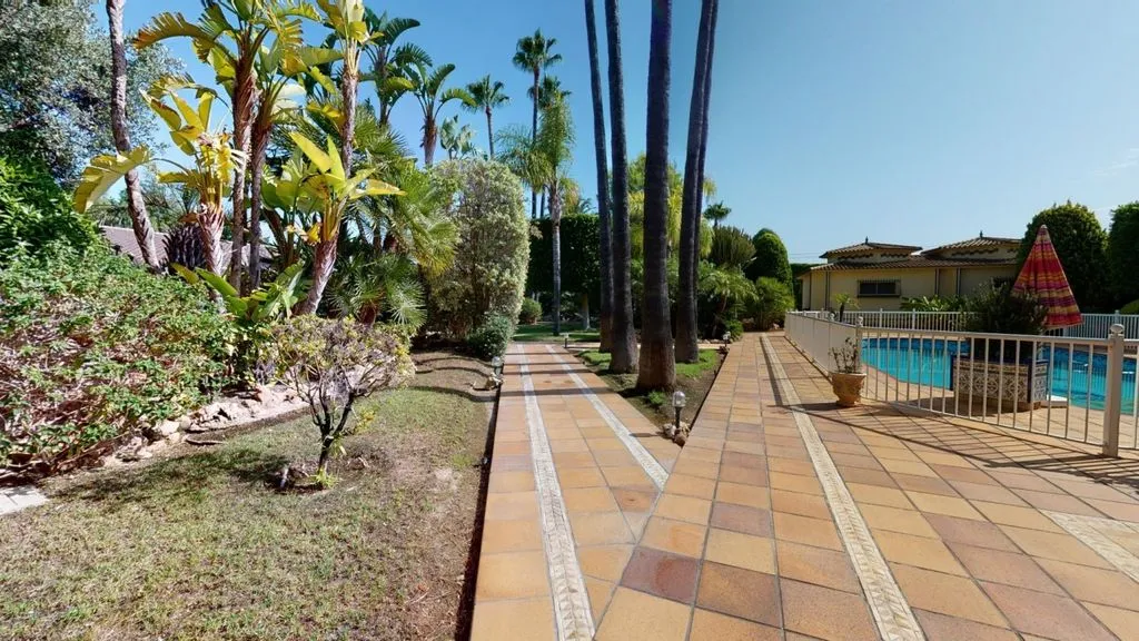 Piscina - Luxury Detached House with Pool in Elche