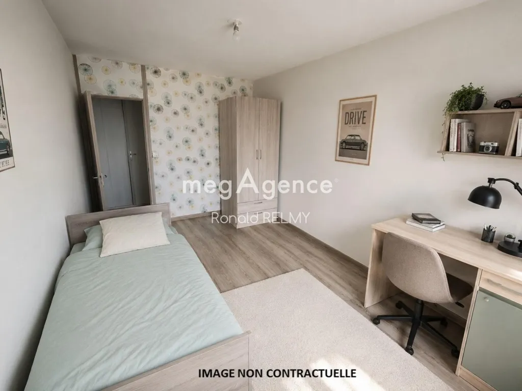 Magamistoad - Bright T5 Apartment with South-West View in Pyramides