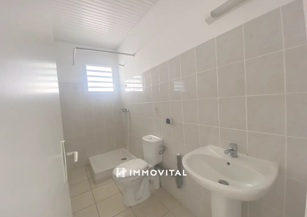Bathrooms - 3-Bedroom Apartment with Terrace in Pointe Noire