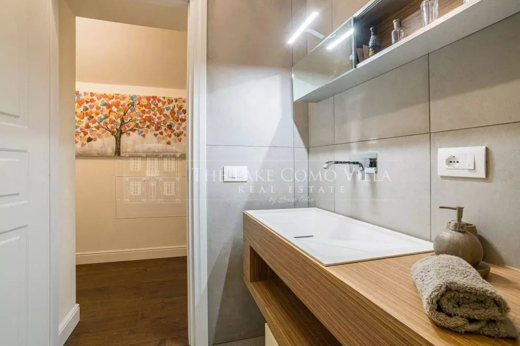 Salles de bain - Luxury Apartment with Private Garden in Menaggio