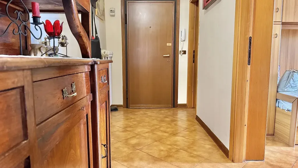 Entrée - 3-Bed Apartment with Veranda in Parma