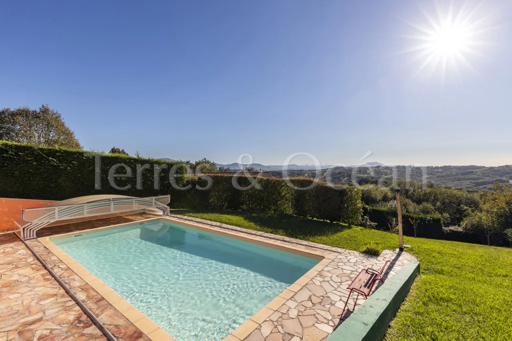 Piscine - Villa Basque avec Vue sur les Pyrénées près de Bayonne