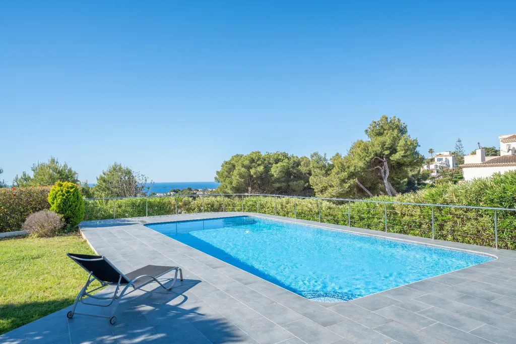 Piscine - Chalet with Sea View and Pool in Cap Martí