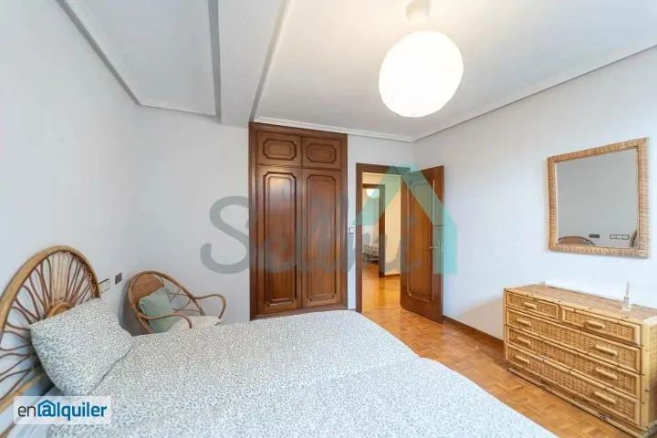 Magamistoad - Furnished Flat with West View in Oviedo