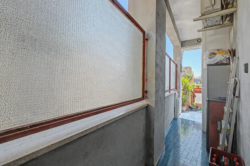 Rõdu - Triplex with Balcony in Ostia, Rome