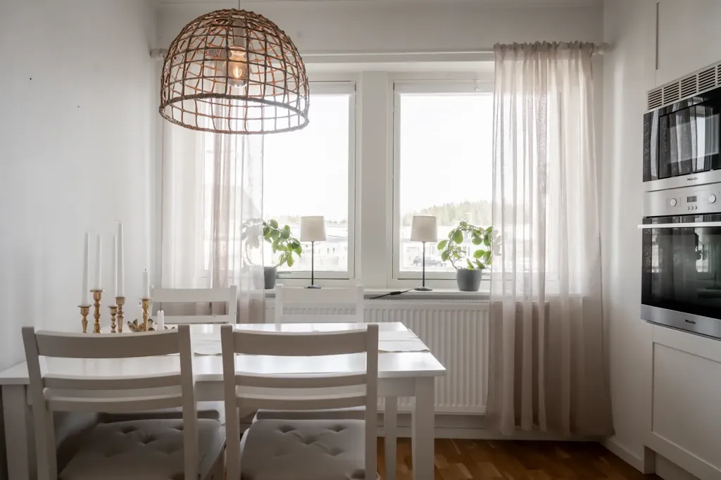 Salle à manger - Corner Flat with Balcony in Lyckebo Sjöstad