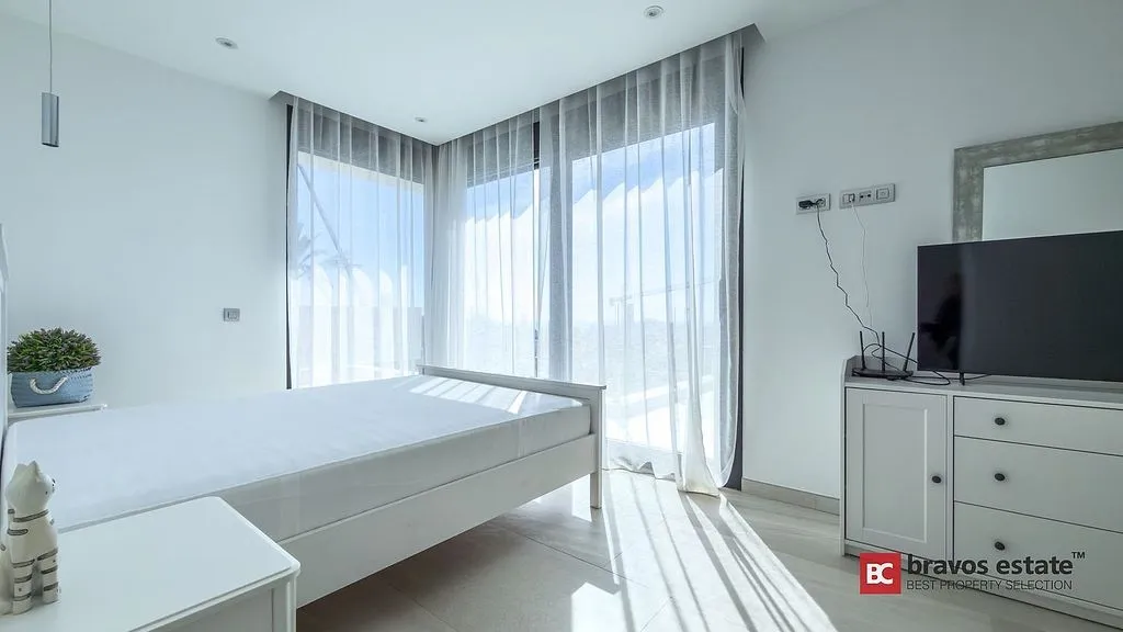 Bedrooms - Modern Design Villa with Sea View in Benidorm