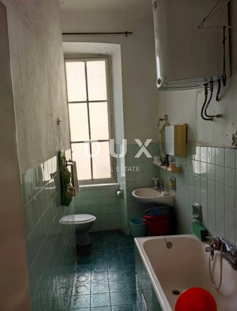Salles de bain - Spacious Flat with Balcony in Rijeka Old Town