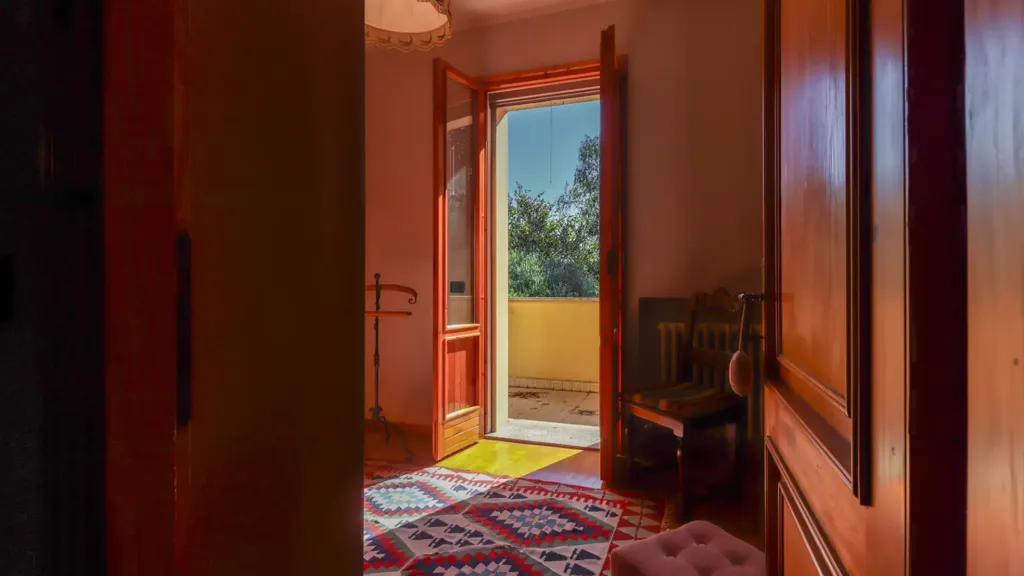 hallway_entrance