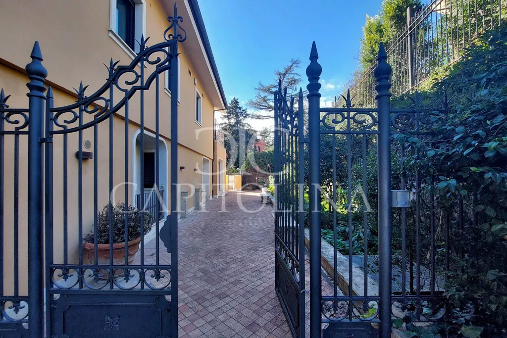 Esterno - Luxury Villa with Private Garden in Rome