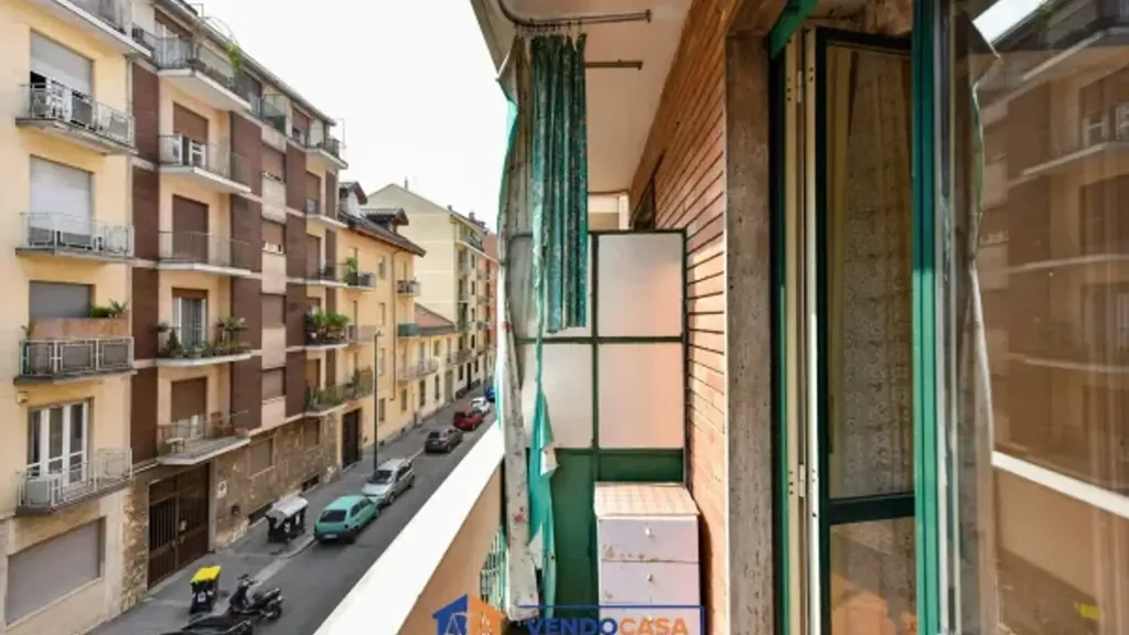 Balcony - Twin-Storey Apartment with Balcony in Turin
