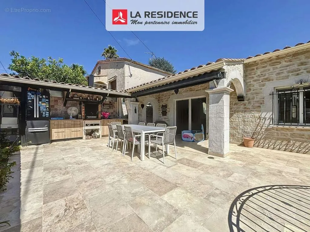 Terrass - House with Pool in Cagnes-sur-Mer