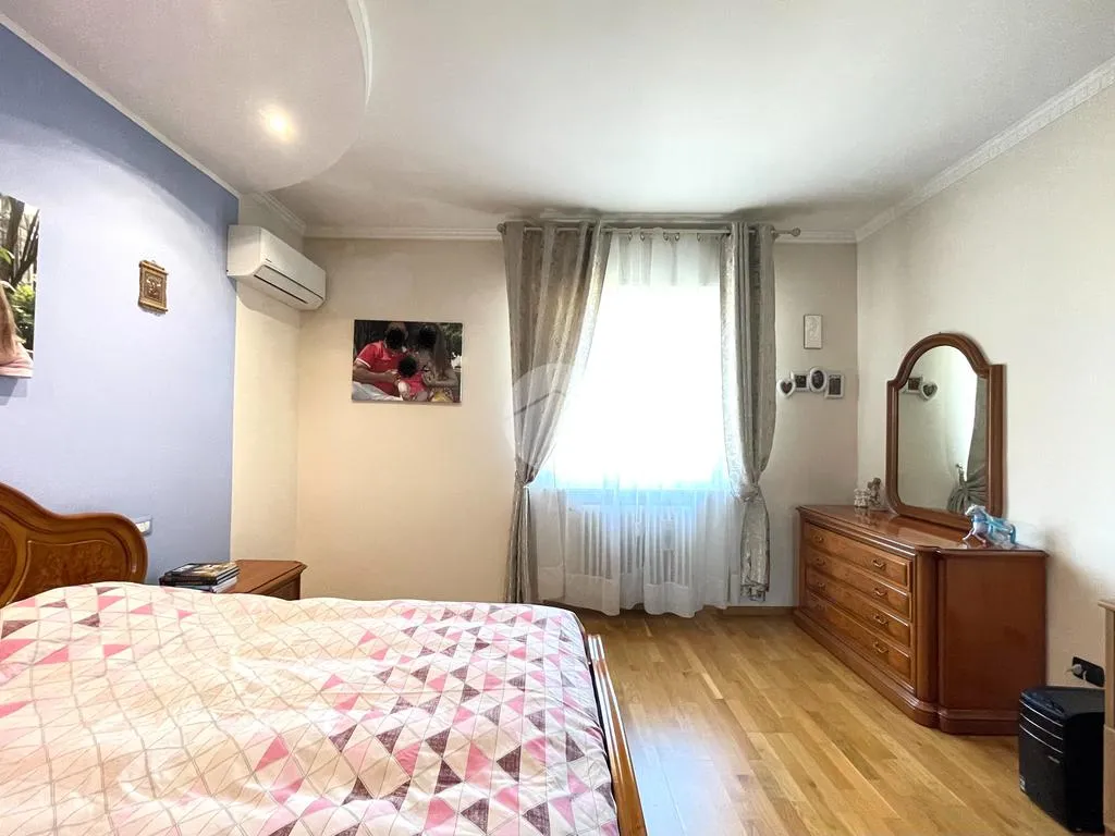 Chambres - Renovated Apartment with Mountain View in Brescia