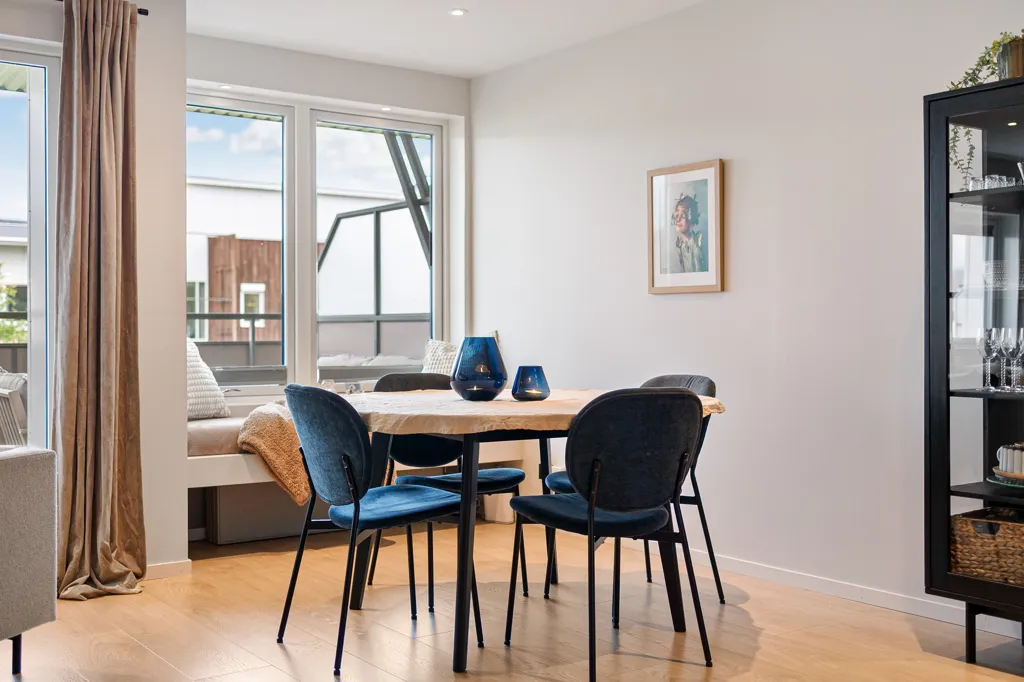 Sala da pranzo - Luxurious 3-Bedroom Flat with Balcony in Selfors