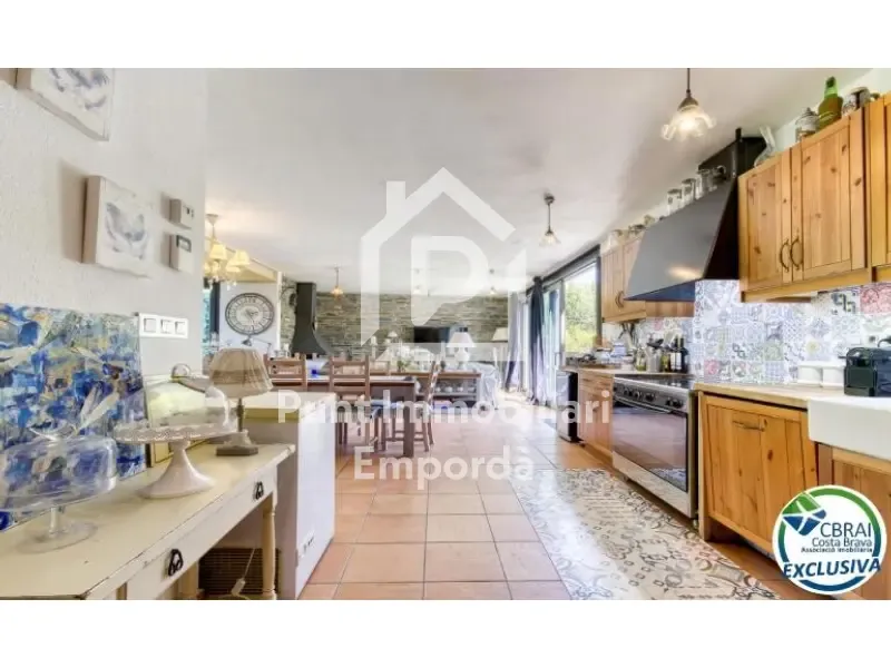 Cuisine - Spacious Villa with South Orientation in Llançà