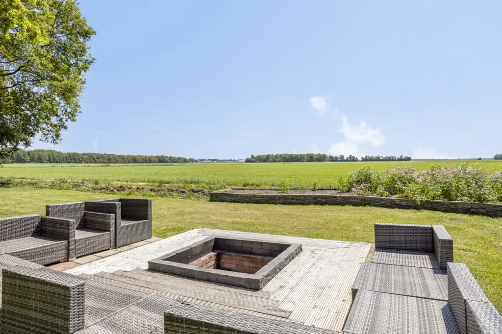 Jardin - Modernised House with Canal View in Bergentheim