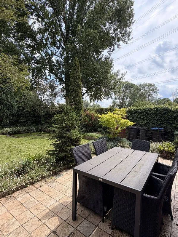 Giardino - Corner House with Garden in Eindhoven