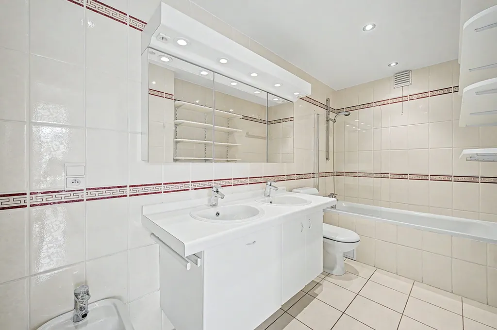 Salles de bain - Appartement avec terrasse à Ixelles