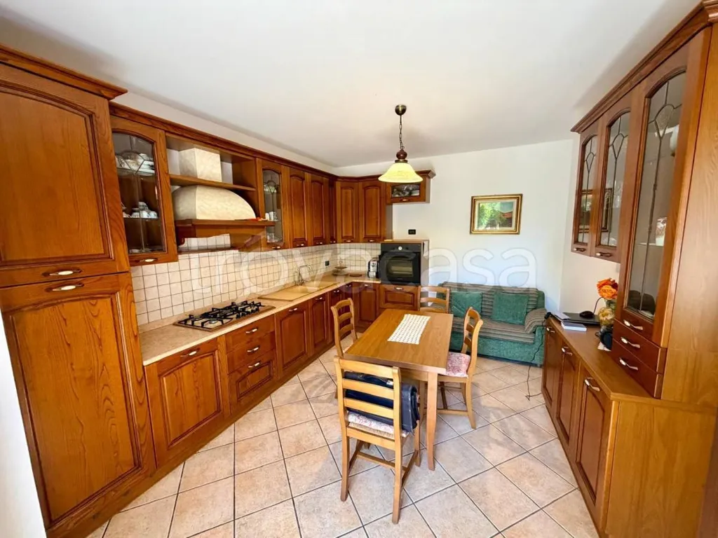 Cuisine - Restored Villa with Private Garden in Corneliano d'Alba