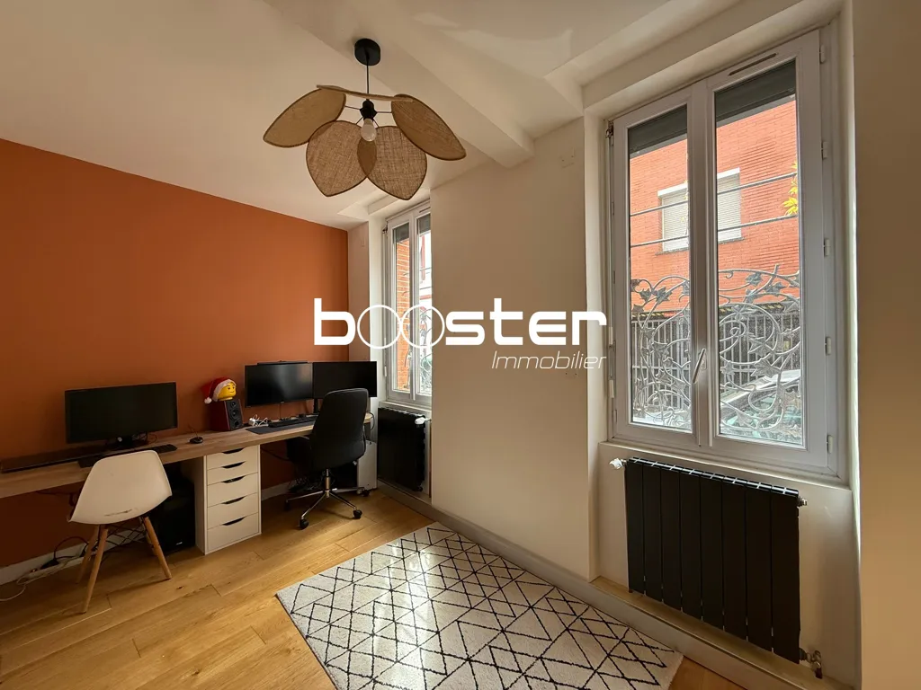 Office - Charmful 3-Bedroom Apartment in Saint-Cyprien