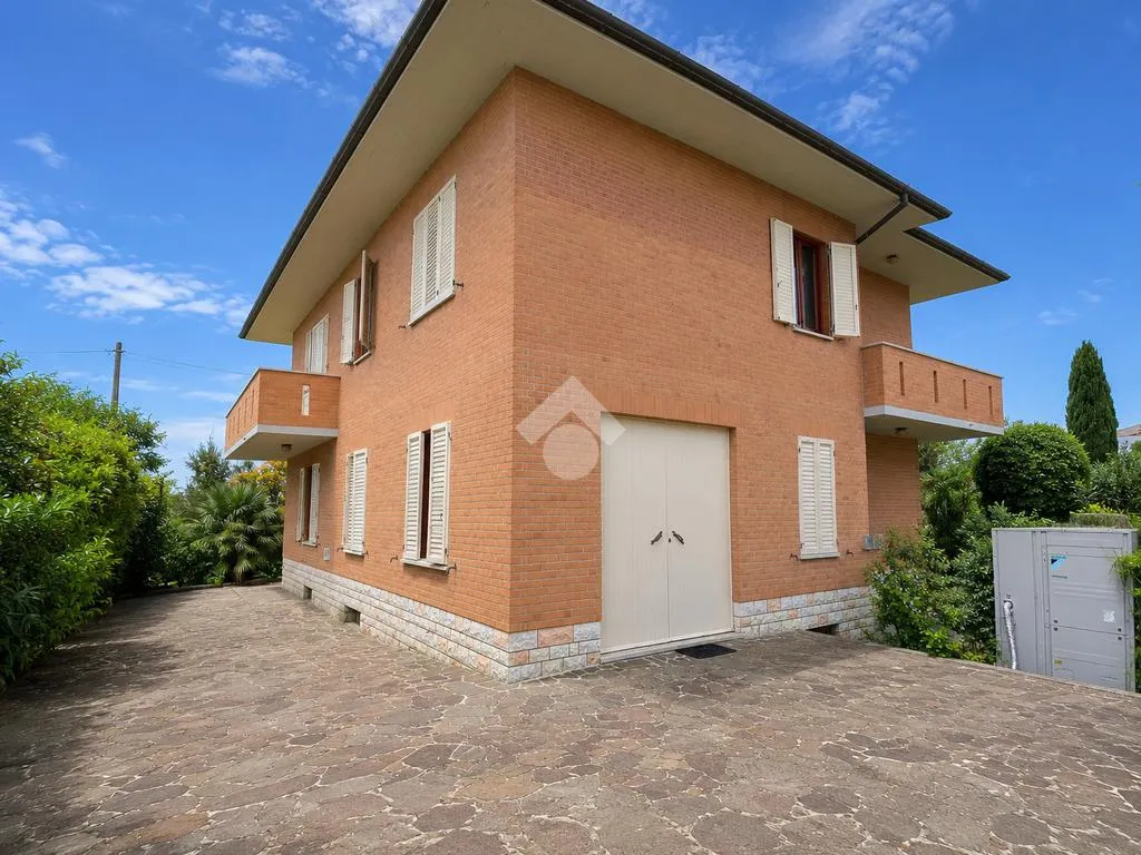 Esterno - Villa indipendente con giardino a Osimo